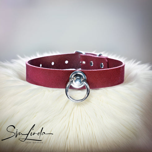 SiaLinda: Halsband Red Velvet, Veloursleder mit großem O - Ring 20mm, wein rot, Geschenkverpackung - SiaLinda.com